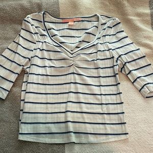 Stripped vneck top